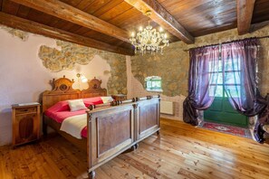 Desk, free WiFi, bed sheets - Dog-friendly villa with sea view, private pool, Mediterranean garden (Grižane)