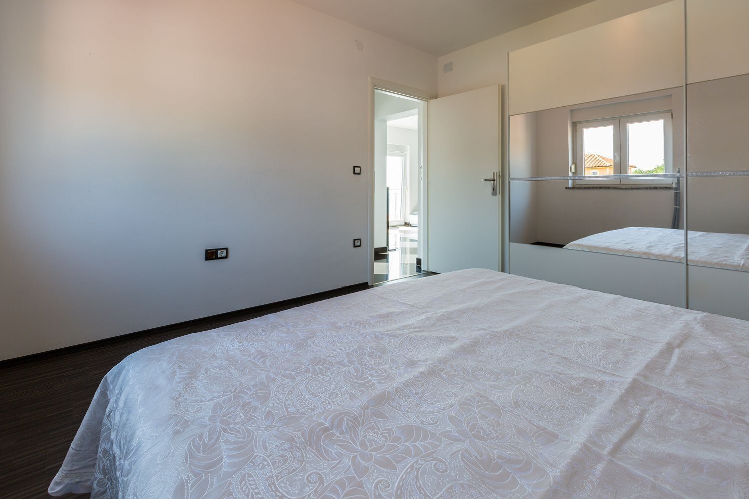 Bureau, accès au Wi-Fi (inclus), literie fournie