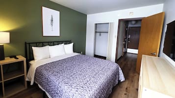 Apartamento Confort, 1 habitación, no fumadores, patio | Espacio para trabajar con un portátil y tabla de planchar con plancha