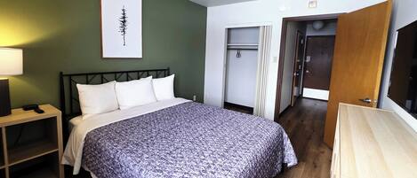 Espace de travail pour ordinateur portable, fer et planche à repasser