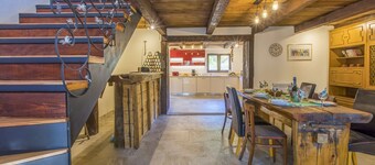 Idilliaca casa vacanze con piscina privata, vista mare e trasferimento aeroportuale