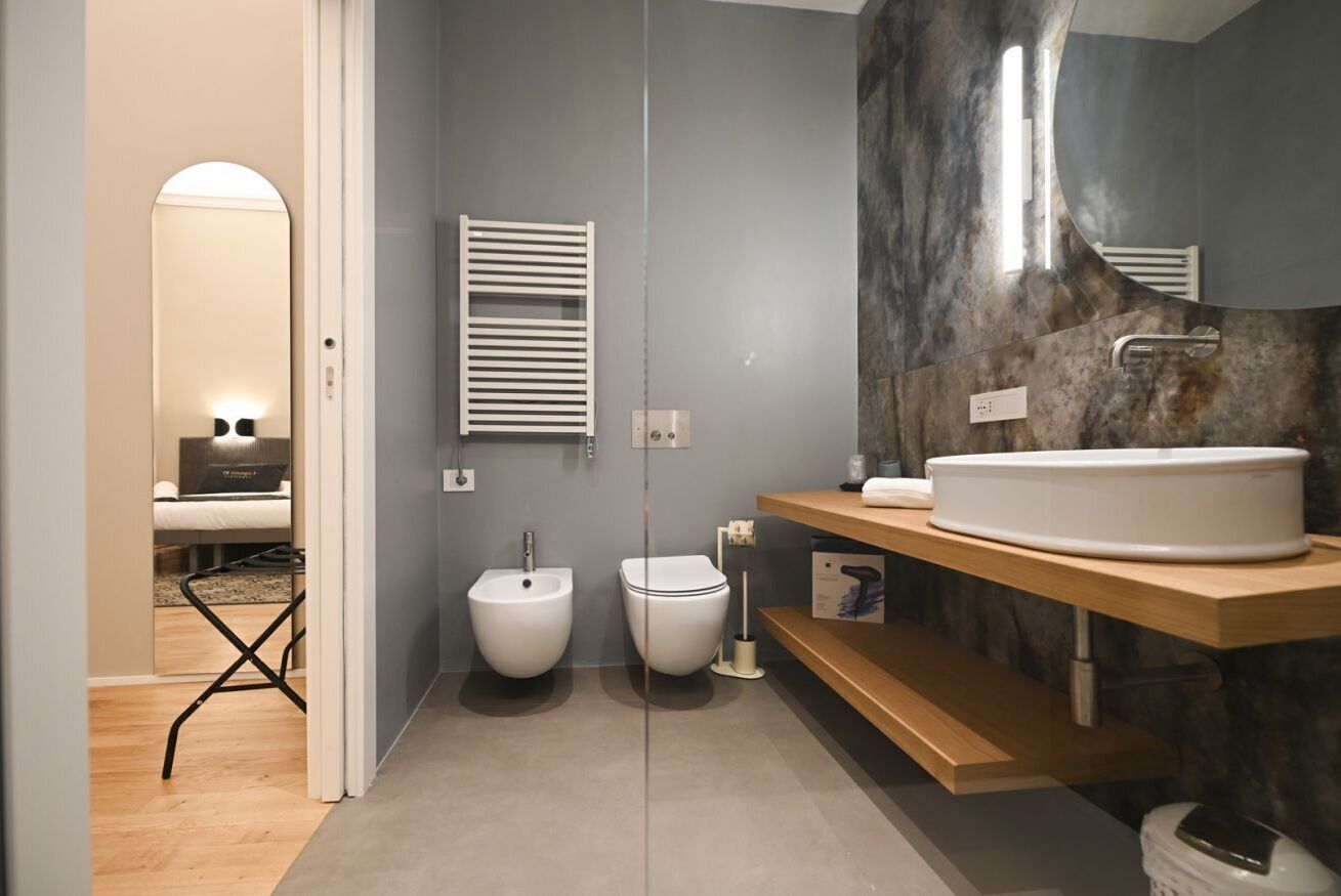 Dusche, Haartrockner, Bidet, Handtücher