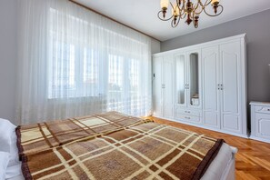 Desk, free WiFi, bed sheets - Rustic apartment just 200 metres from the beach with sea view, private parking (Dramalj)
