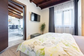 3 quartos, escrivaninha, Wi-Fi de cortesia, roupa de cama