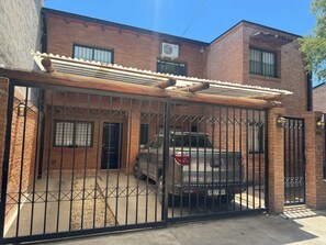 Exterior - Cava del Sur: Centrally located duplex ideal for families and couples (San Rafael)