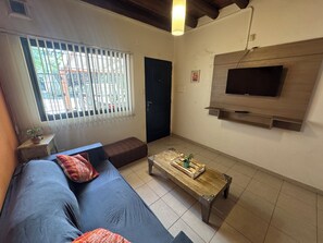 Smart TV - Cava del Sur: Centrally located duplex ideal for families and couples (San Rafael)