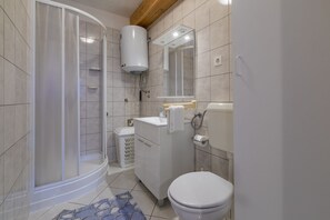 Douche, serviettes fournies