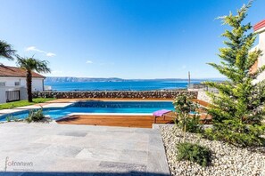 Pool - Charming apartment with pool, sea view, garage, washing machine (Klenovica)