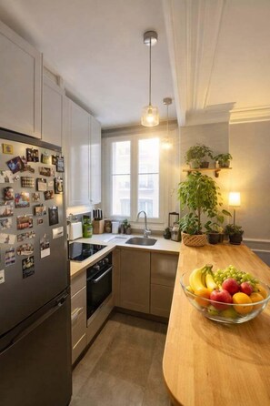Refrigerador, microondas, horno y lavavajillas 