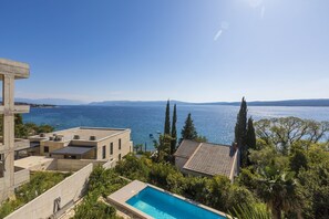 Pool - Fantastic apartment just 80 metres from the beach with pool and sea view (Crikvenica)