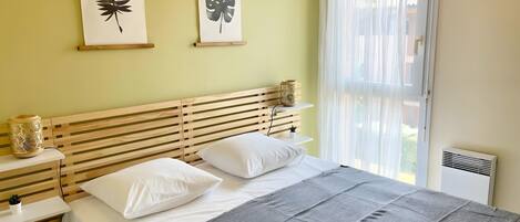 Iron/ironing board, WiFi