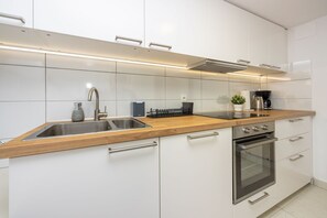 Kühlschrank, Herdplatte, Geschirrspüler