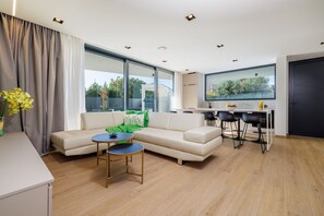 Living area - Stunning villa with private pool just 450 metres from the beach – dogs are welcome (Crikvenica)