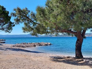 On the beach - Idyllic studio apartment in the old town with private parking and 400 metres from the beach (Crikvenica)