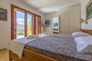 Escrivaninha, Wi-Fi de cortesia, roupa de cama