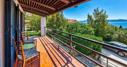 Mediterranean house just 350 metres from the beach with sea views, washing machine, smart TV