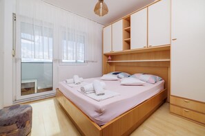 2 habitaciones, escritorio, wifi gratis y ropa de cama 