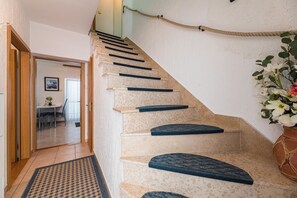Interior - Unique apartment just 390 metres from the beach with sea views, 3 parking spaces, WiFi (Selce)