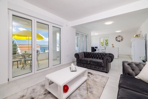 Unique apartment just 650 metres from the sandy beach with sea views