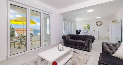 Unique apartment just 650 metres from the sandy beach with sea views