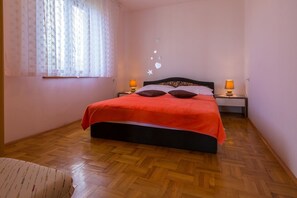 Schreibtisch, kostenloses WLAN, BettwÀsche