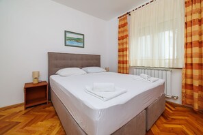 2 Schlafzimmer, Schreibtisch, kostenloses WLAN, Bettwäsche