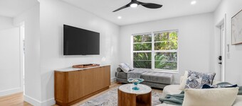 Cozy 2-bedroom apartment in charming Delray Beach with - Next to Downtown