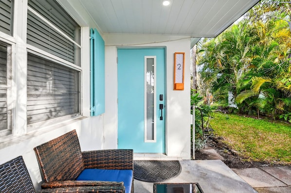 Exterior detail - 3 Miles to Atlantic Ave - Turtle Lane (Delray Beach)