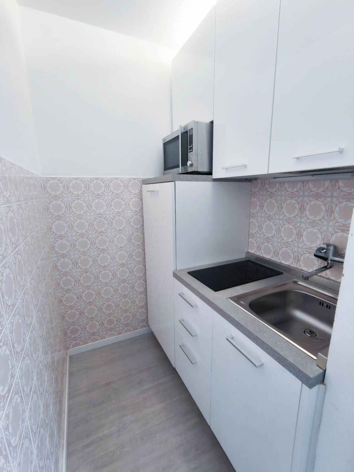 Apartment, 1 Bedroom, Balcony, City View | Interior