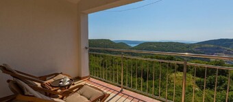 Special apartment with pool, barbecue area, washing machine, sea view, air conditioning