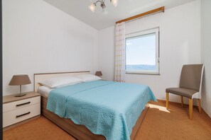 3 Schlafzimmer, Schreibtisch, kostenloses WLAN, Bettwäsche