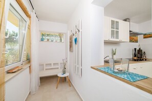 Interior - Fantastic apartment with pool, Mediterranean garden, barbecue, cot, WiFi (Tribalj)