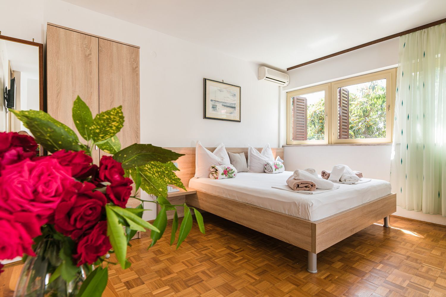 Schreibtisch, kostenloses WLAN, Bettwäsche