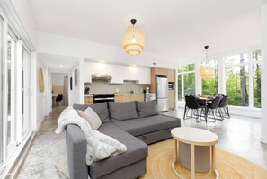 Living area - Mountain chalet 5 minutes from the ski slopes of St-Côme (Saint-Côme)