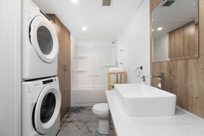 Hair dryer, towels, soap, toilet paper - Mountain chalet 5 minutes from the ski slopes of St-Côme (Saint-Côme)