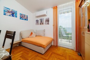 Schreibtisch, kostenloses WLAN, Bettwäsche