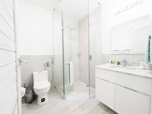 Shower, hair dryer, towels, soap - Sanctuary View -S2-508- 2 bed, 2 bath (Punta Chame)