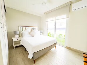 2 habitaciones, tabla de planchar con plancha, wifi y ropa de cama 