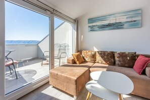 Living area - Modern studio apartment just 100 metres from the beach with stunning sea views (Novi Vinodolski)