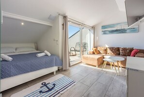 Skrivbord, gratis wi-fi och sängkläder