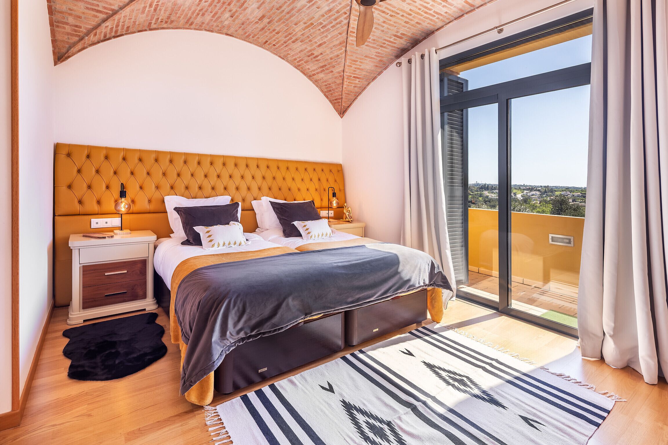 5 bedrooms, iron/ironing board, free WiFi, bed sheets