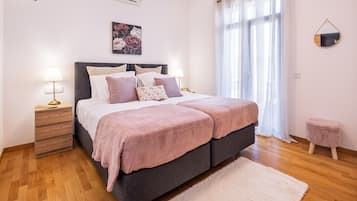 5 bedrooms, iron/ironing board, free WiFi, bed sheets