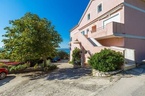 Exterior - Pet-friendly apartment with large terrace and magnificent sea views (Dramalj)
