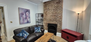 Living area - Brighton Nook, home from home. Well-Located Brighton Home — Easy City Access. (Brighton and Hove)