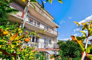 Exterior - Dog-friendly apartment just 450 metres from the beach with stunning sea views (Crikvenica)