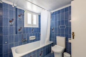 Hair dryer - Massive 4BR Retro Apartment | 3 min Walk to Beach (Kos)