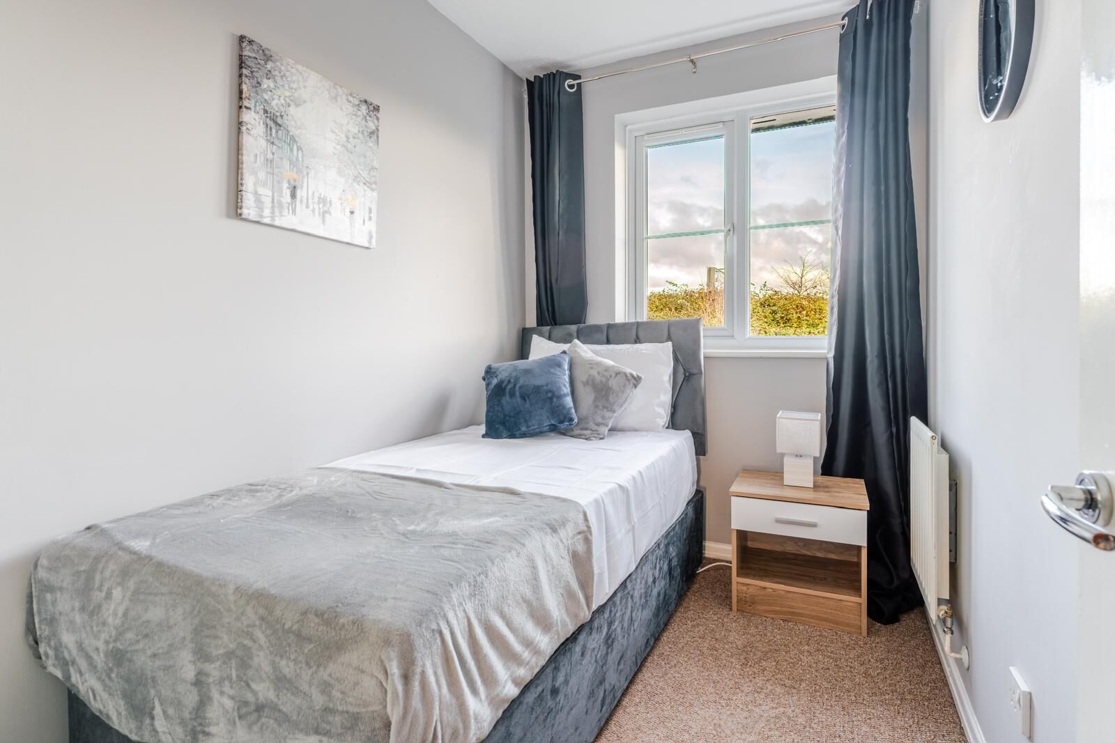 3 chambres, fer et planche à repasser, Wi-Fi, draps fournis