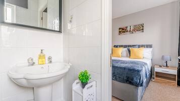 3 camere, ferro/asse da stiro, Wi-Fi, lenzuola