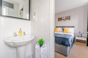 3 sovrum, strykjärn/strykbräda, wi-fi och sängkläder