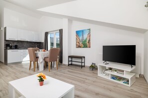 Interior - Stunning apartment with great sea views, washing machine, barbecue area (Crikvenica)